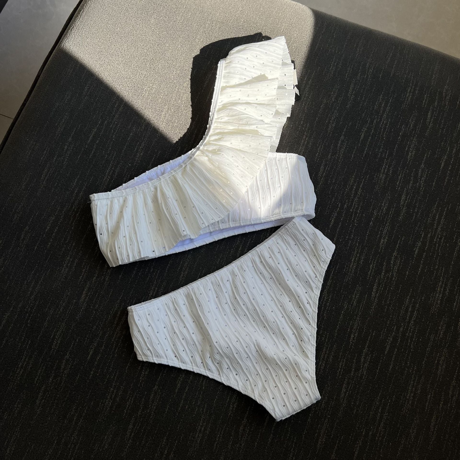 Wholesale Split Ruffles Polyester Swimwear